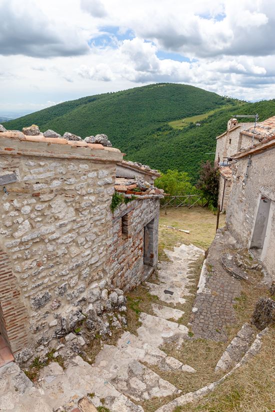 Elcito Il ‘piccolo Tibet’ delle Marche stock.adobe.com 