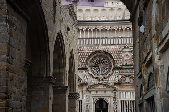Bergamo Duomo di Bergamo stock.adobe.com 