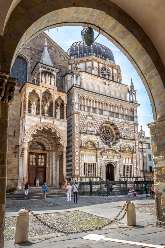 Bergamo Duomo di Bergamo stock.adobe.com 