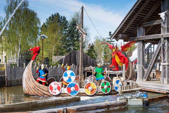 Legoland Legoland Lena Ivanova / Shutterstock.com 