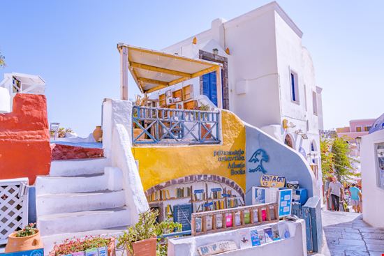 Santorini Oia MarinaD_37 / Shutterstock.com 