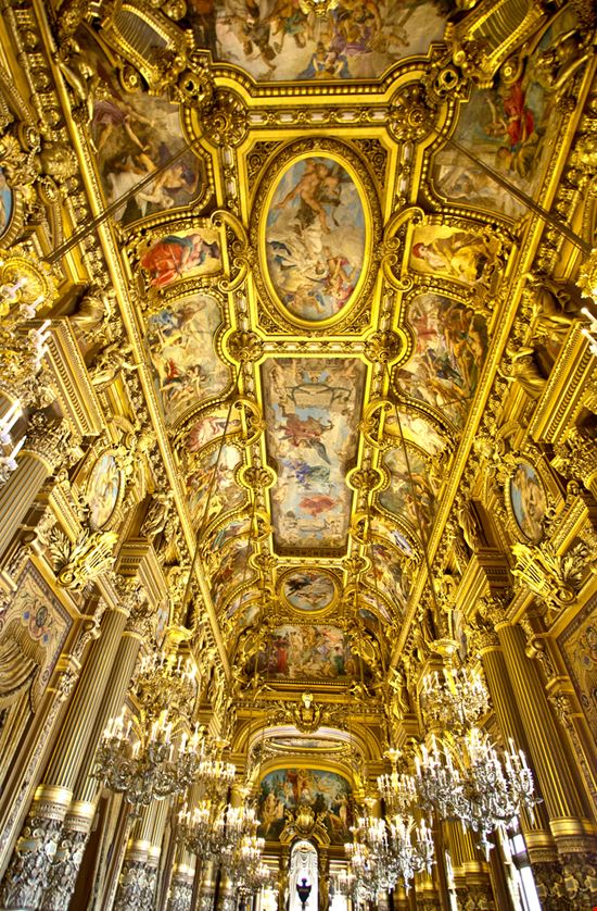 Palais Garnier Palais Garnier marcelhozawa - Istockphoto.com 