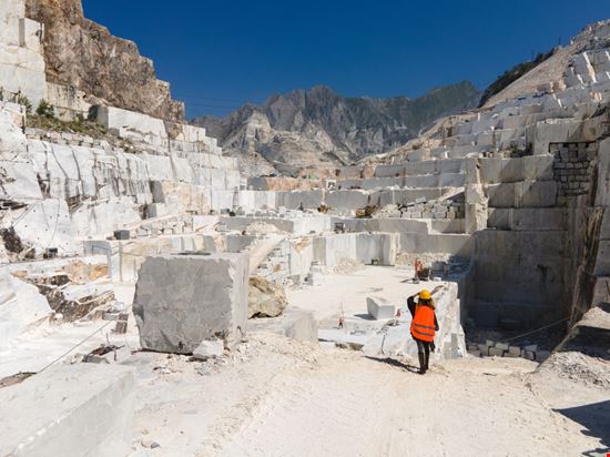 Carrara Le Cave di Marmo Alessandro Colle - Shutterstock.com 