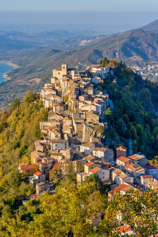 Monteferrante Monteferrante Shutterstock.com 