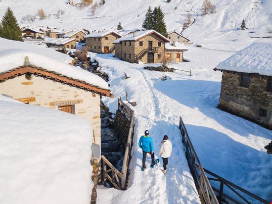 Ponte di Legno Trekking in Ponte di Legno, Case di Viso Village in Brescia province, Lombardy District, Italy, Europe MicheleRossetti @ Shutterstock.com 