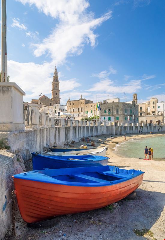 Monopoli Monopoli ValerioMei / Shutterstock.com 