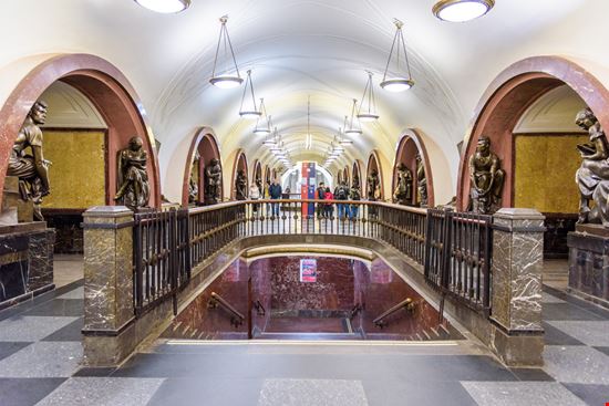 Metropolitana di Mosca Metropolitana di Mosca finallast / Shutterstock.com 