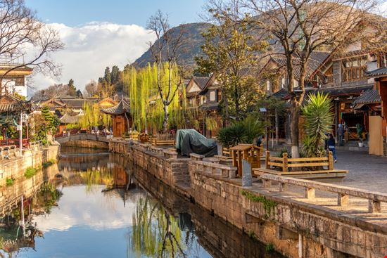 Lijiang Lijiang martinho Smart - Shutterstock.com 