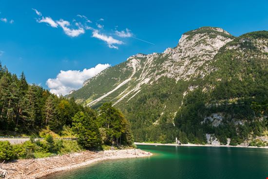 Lago del Predil Lago del Predil Roberto Lo Savio - Istockphoto.com 