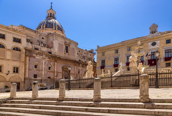 piazza pretoria piazza pretoria Valery Rokhin - Shutterstock.com 