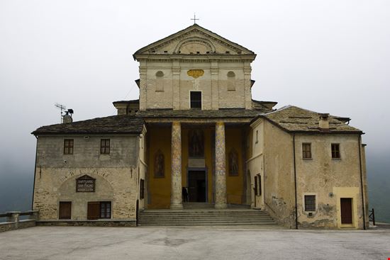 Santuario di San Magno Il santuario della Val Grana stock.adobe.com 