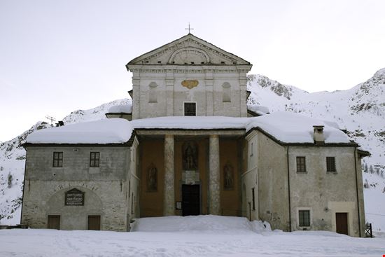 Santuario di San Magno Il santuario della Val Grana stock.adobe.com 