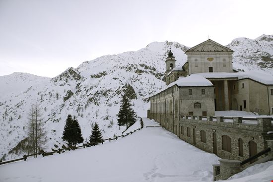 Santuario di San Magno Il santuario della Val Grana stock.adobe.com 