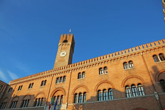 Treviso Palazzo dei Trecento stock.adobe.com 
