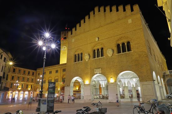 Treviso Palazzo dei Trecento stock.adobe.com 