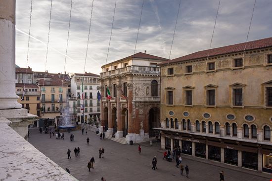 Piazza dei Signori Vicenza stock.adobe.com 