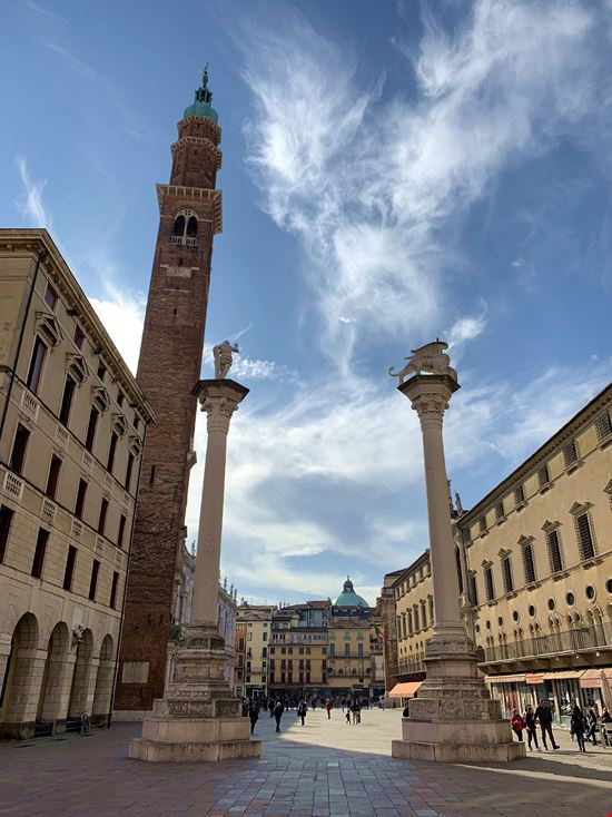Piazza dei Signori Vicenza stock.adobe.com 