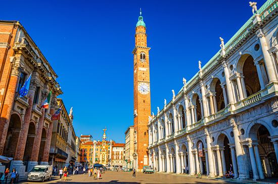 Piazza dei Signori Vicenza stock.adobe.com - solo uso editoriale 