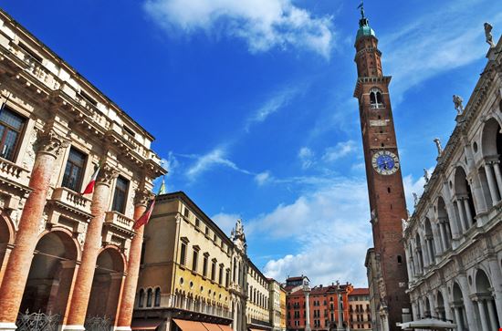Piazza dei Signori Vicenza stock.adobe.com 