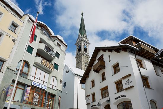 St. Moritz St. Moritz Dmitry Chulov / Shutterstock.com 