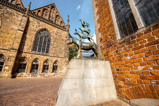 Statua dei 3 Musicanti di Brema Statua dei 3 Musicanti di Brema RossHelen - Shutterstock.com 