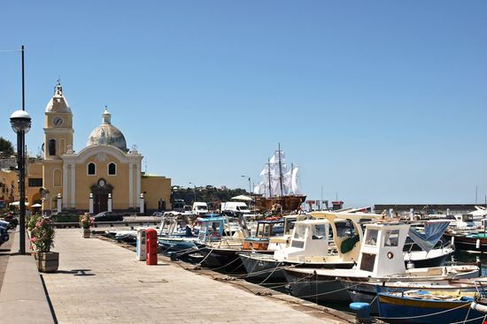 Procida Marina Grande stock.adobe.com 