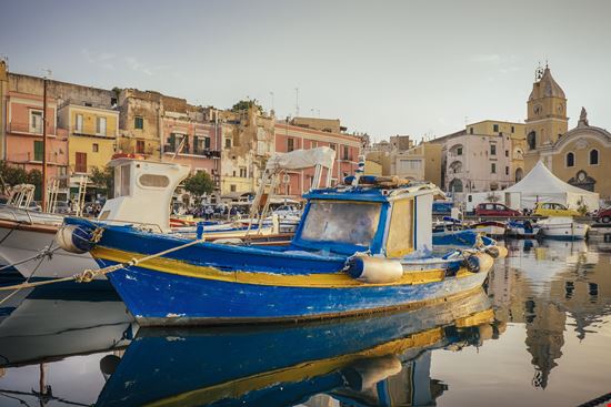 Procida Marina Grande stock.adobe.com 