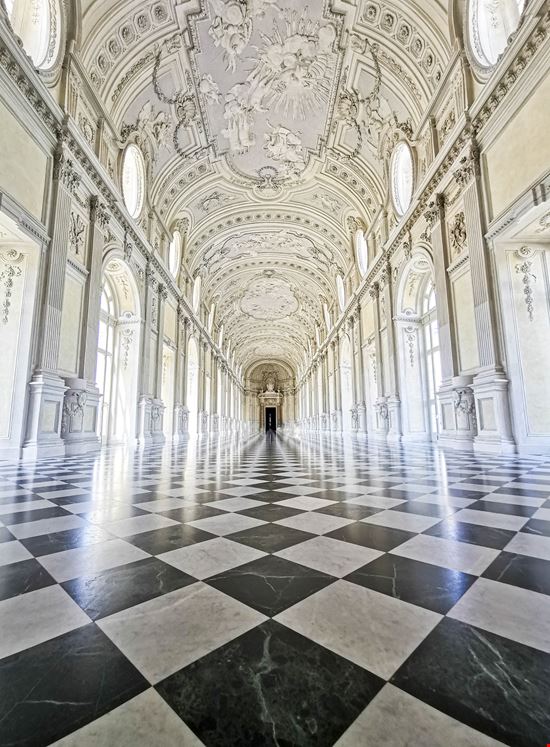 La Reggia di Venaria Reale Il palazzo da favola alle porte di Torino stock.adobe.com 
