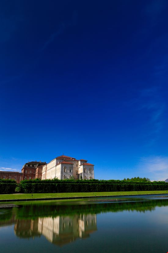 La Reggia di Venaria Reale Il palazzo da favola alle porte di Torino stock.adobe.com 