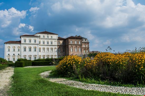 La Reggia di Venaria Reale Il palazzo da favola alle porte di Torino stock.adobe.com 