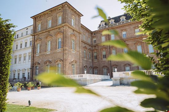 La Reggia di Venaria Reale Il palazzo da favola alle porte di Torino stock.adobe.com 