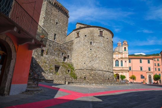 Varese Ligure Varese Ligure faber1893 / Shutterstock.com 