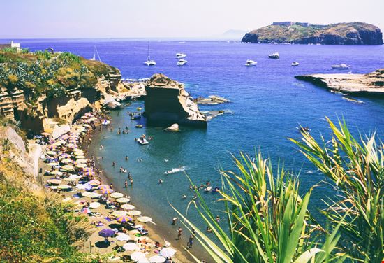 Isola di Ventotene Isola di Ventotene Cenz07 - Shutterstock.com 
