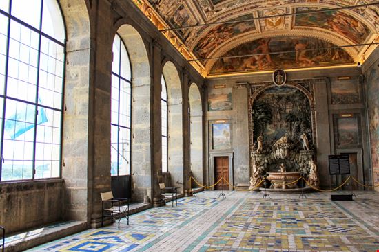 Caprarola Palazzo Farnese Ragemax / Shutterstock.com 
