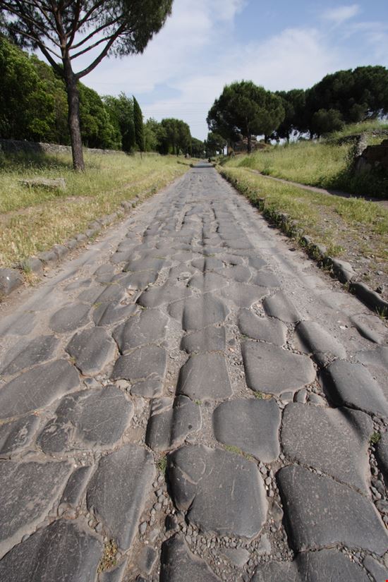 Appia Antica Appia Antica Roberto Aquilano - Shutterstock.com 