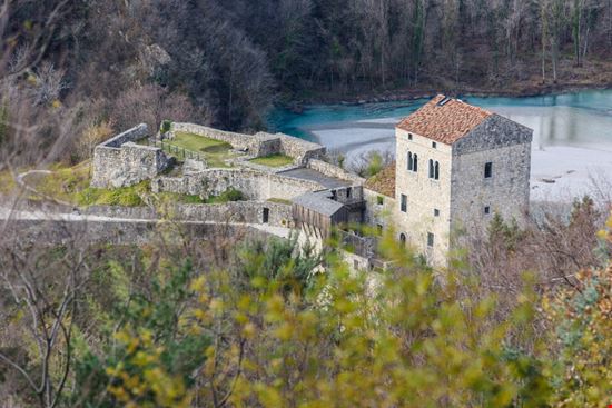 Castello di Ragogna Castello di Ragogna Nicola Simeoni - Shutterstock.com 
