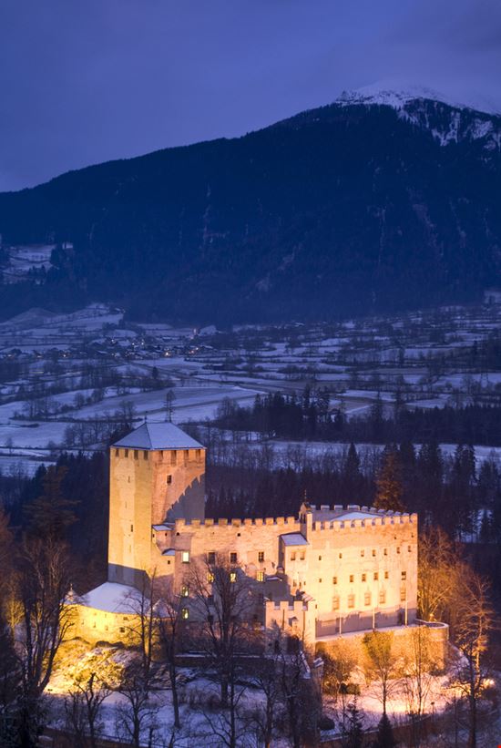 Burg Bruck Burg Bruck Horia Bogdan - Shutterstock.com 