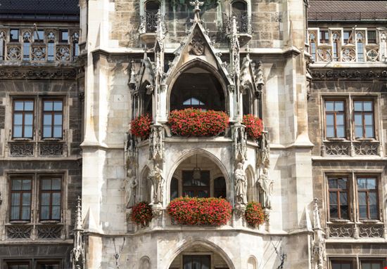 Il Carillon Il Carillon M DOGAN - Shutterstock.com 