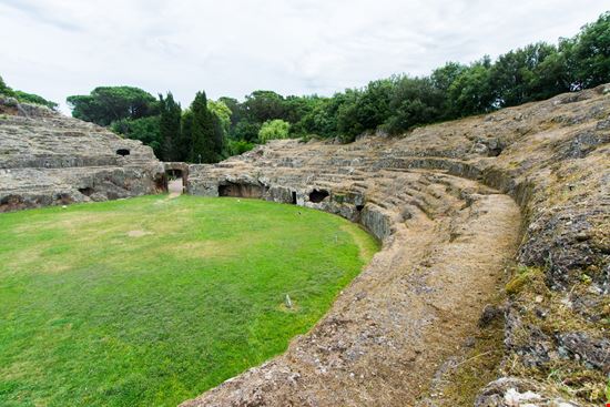 Anfiteatro romano di Sutri Anfiteatro romano di Sutri LuckyTD - Istockphoto.com 