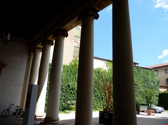 Vicenza Palazzo Valmarana "File:Palazzo Valmarana Vicenza 2009-07-25 f06.jpg" by Marcok / it.wikipedia.org is licensed under CC BY-SA 3.0 