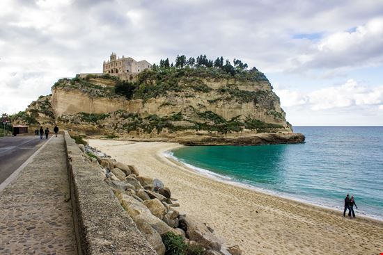 Tropea Spiaggia di Tropea stock.adobe.com 