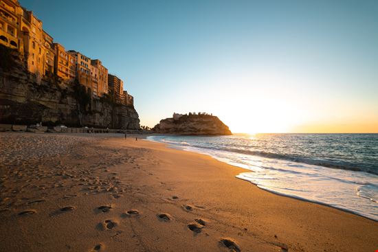 Tropea Spiaggia di Tropea stock.adobe.com 