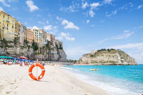 Tropea Spiaggia di Tropea stock.adobe.com 