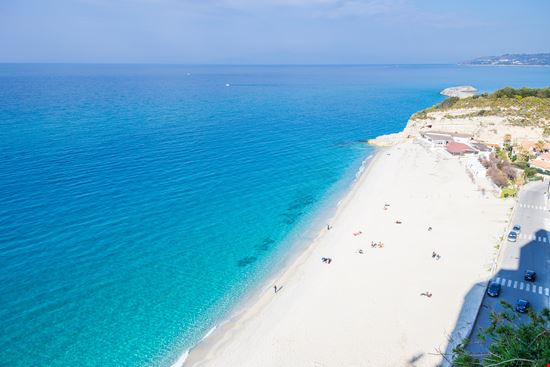 Tropea Spiaggia di Tropea stock.adobe.com 