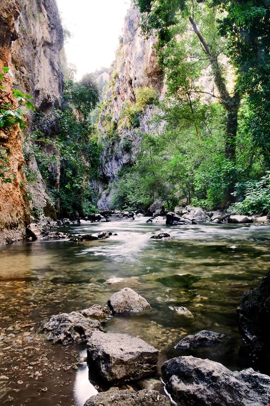 Gole di San Venanzio Canyon d'Abruzzo stock.adobe.com 
