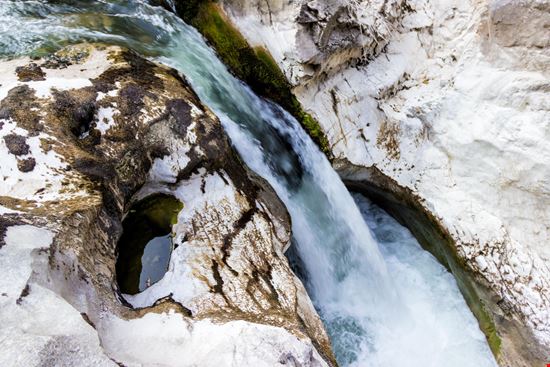 Gole di San Venanzio Canyon d'Abruzzo stock.adobe.com 