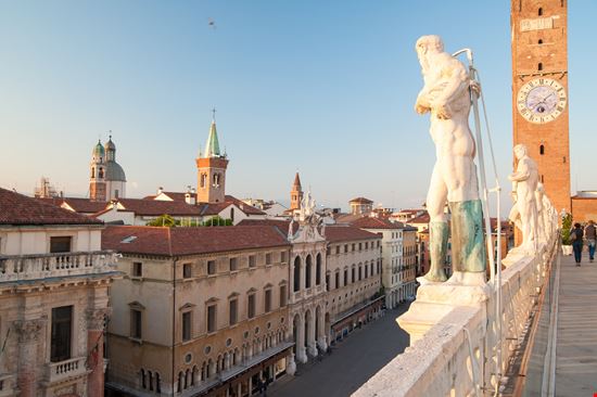 Basilica Palladiana Vicenza stock.adobe.com 