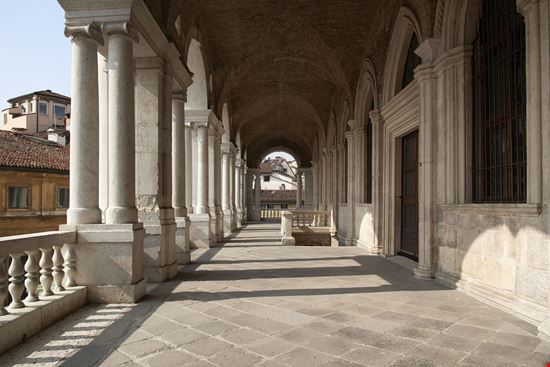 Basilica Palladiana Vicenza stock.adobe.com 