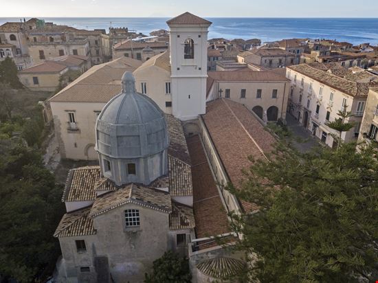 Tropea Cattedrale stock.adobe.com 