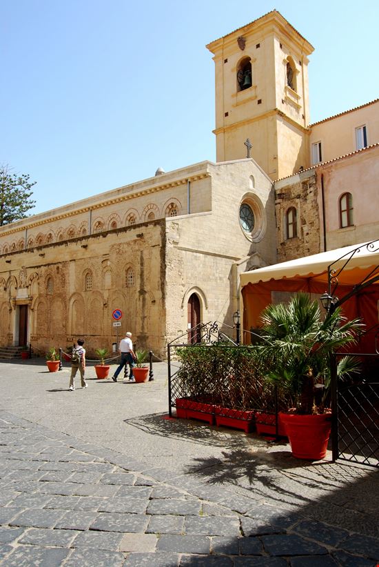 Tropea Cattedrale stock.adobe.com 